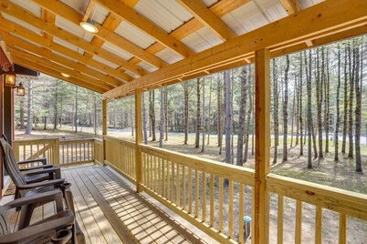"Singing Pines" Newly Built Vacation Rental