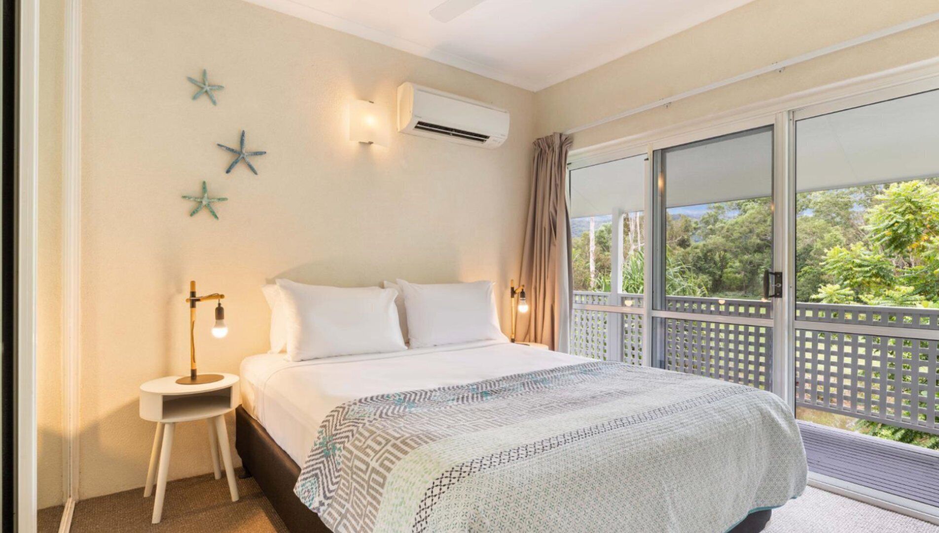 3 chambres, fer et planche à repasser, accès Internet, draps fournis