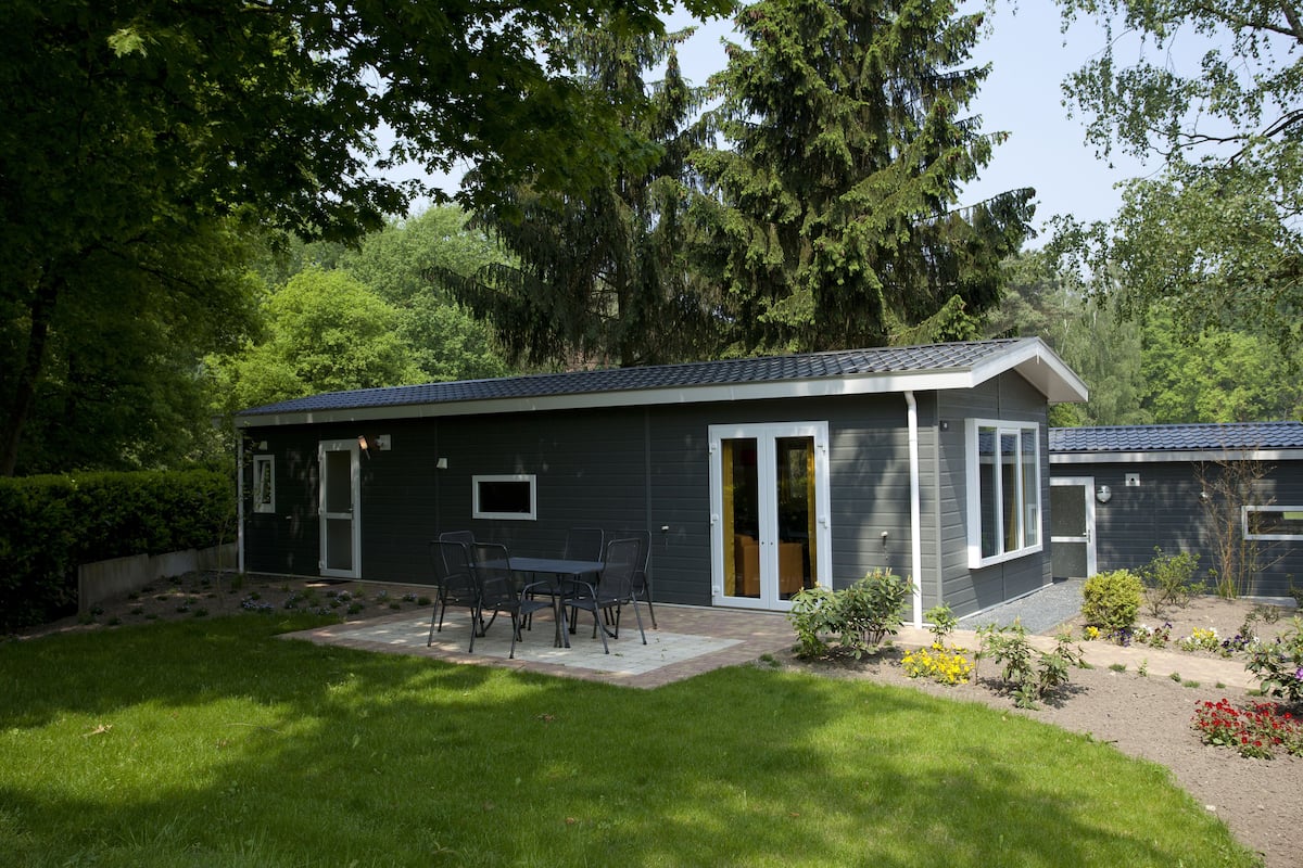 Unique 4 | 2 bedrooms, individually decorated, individually furnished, free WiFi