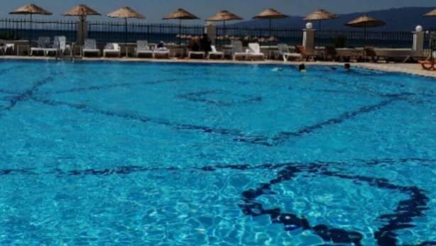 Seasonal outdoor pool, open 8:00 AM to 6:00 PM, pool umbrellas - AFYTOS Ã–REN BEACH PRESTÄ°J (Burhaniye)