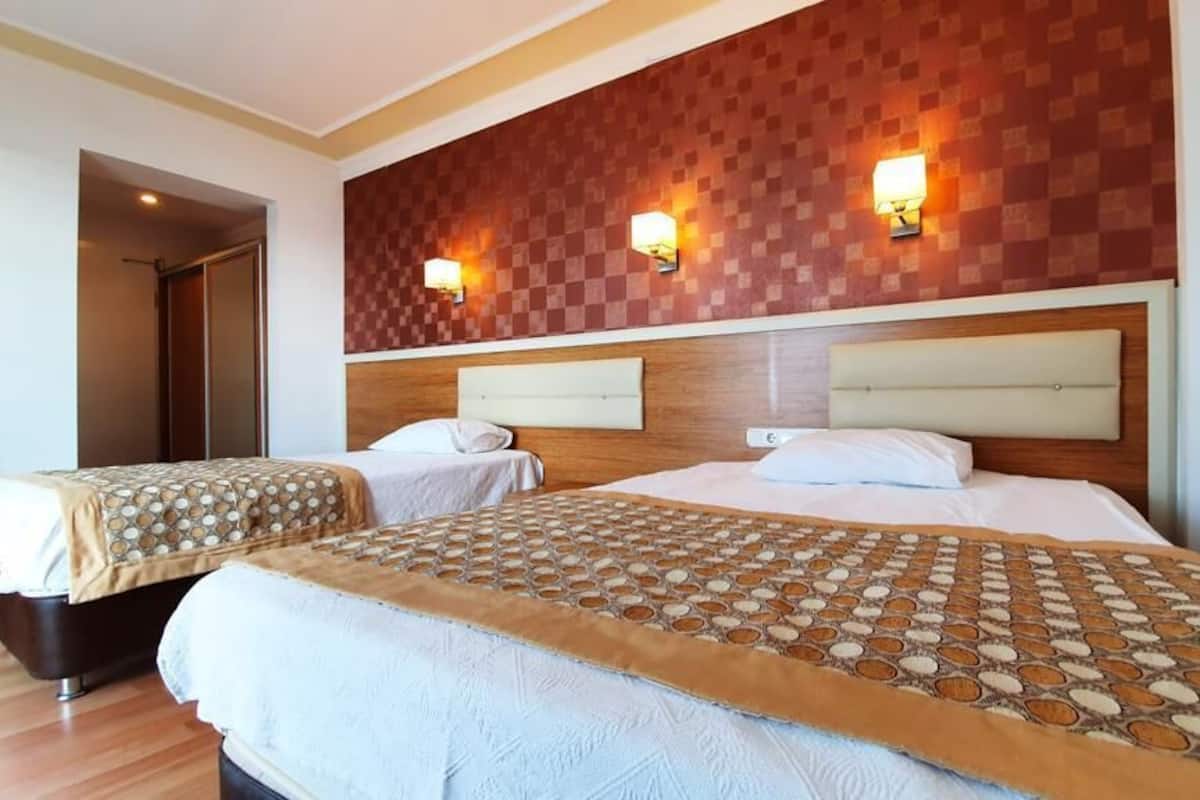 Minibar, bed sheets