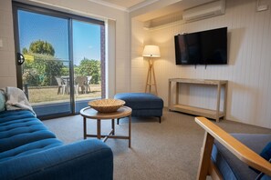 Smart TV - Tasman Villa @ The Blue Seas (Scamander)
