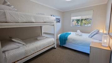 2 bedrooms, iron/ironing board, free WiFi, bed sheets