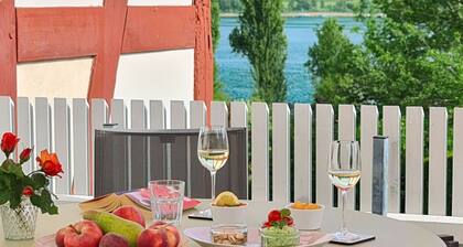Historic timbered house with panoramic sea view, 200 m from the lake