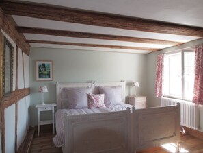 2 عدّة غرف نوم وأسرّة أطفال/رضّع وسرير سفر وواي فاي مجانًا