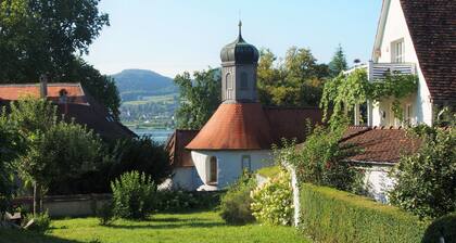 Historic timbered house with panoramic sea view, 200 m from the lake