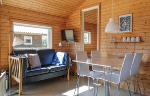 Dining - Nice home in Nexø with WiFi (Nexø)