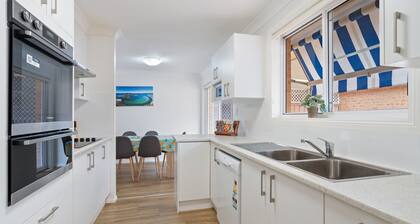 4/27 South Street. Renovated three bedroom villa.