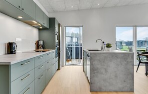 Kühlschrank, Mikrowelle, Geschirrspüler