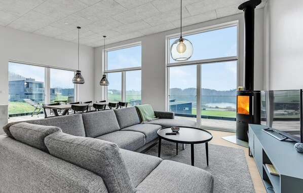 TV, fireplace, table tennis