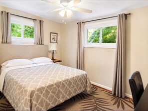 4 bedrooms, desk, iron/ironing board, free WiFi