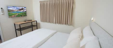 Classic Double or Twin Room | Soundproofing, free WiFi, bed sheets