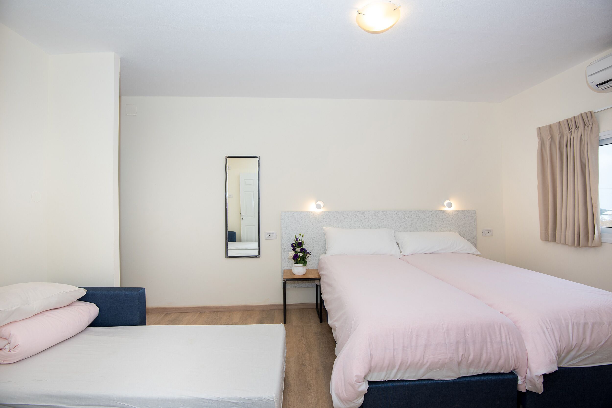 Schallisolierte Zimmer, kostenloses WLAN, Bettwäsche