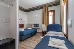 Comfort Room | Premium bedding, down duvets, in-room safe, individually decorated - Hotel ai do Mori (Venice)