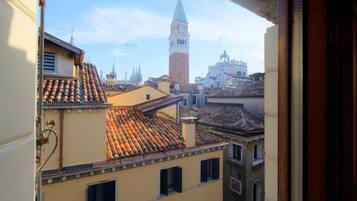 Standard Room, 1 Bedroom, City View, Tower | Premium bedding, down comforters, in-room safe, individually decorated