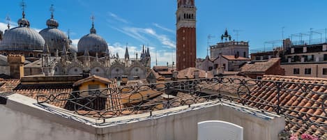 Panoramic-rum | SÀngtillbehör av högsta kvalitet och duntÀcken