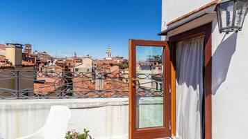 Panoramic Room | Property grounds
