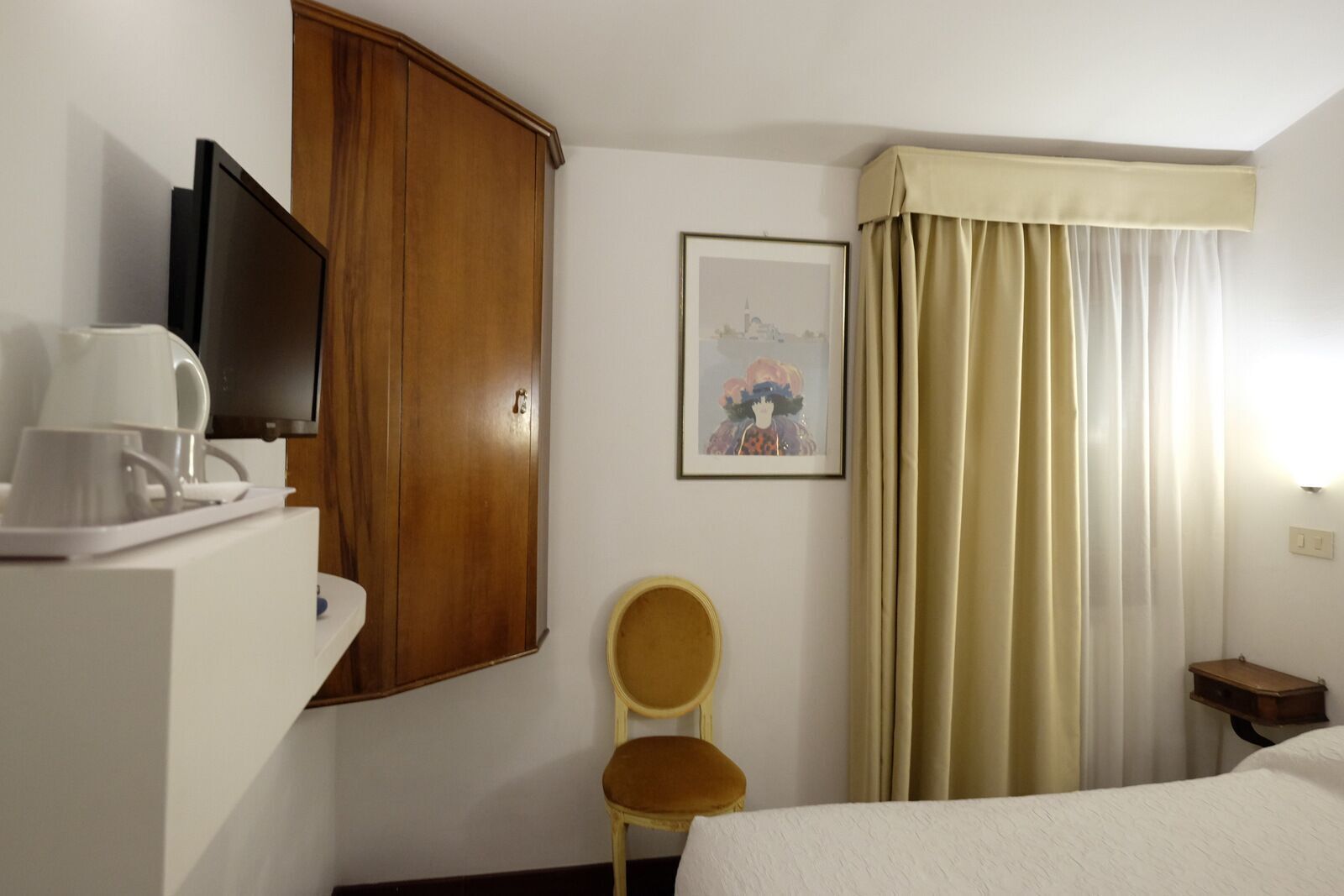 Luxe beddengoed, donzen dekbedden, een kluis op de kamer
