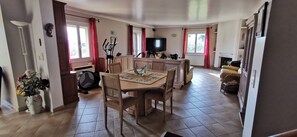 Interior - Villa with swimming pool - "At the foot of the Luberon" (Mérindol)