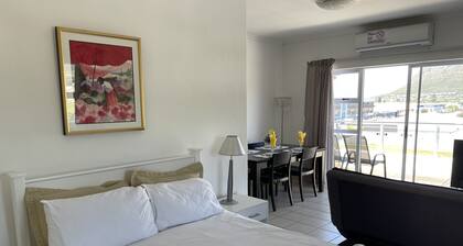 Stylish 1 Bed Apartment - 308