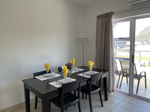 Stylish 1 Bed Apartment - 308