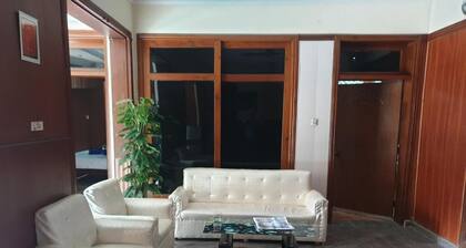 Hotel Sareena Residence