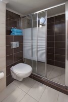 Ducha, cabezal de ducha tipo lluvia, secador de pelo, shampoo