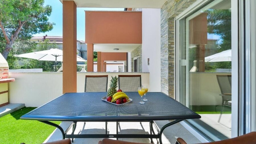 Cascade villas with private garden and jacuzzi