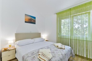 Vila exclusiva | 2 quartos, roupas de cama premium, edredons de pluma, escrivaninha