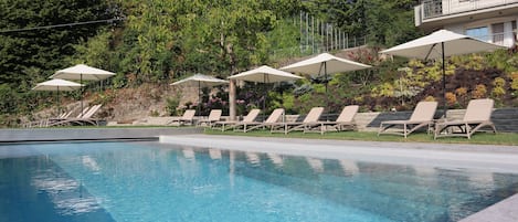 Ulkouima-allas, lämmitetty uima-allas