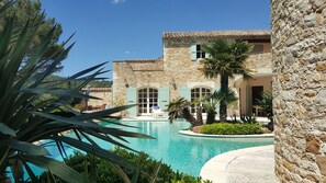 Piscine extérieure