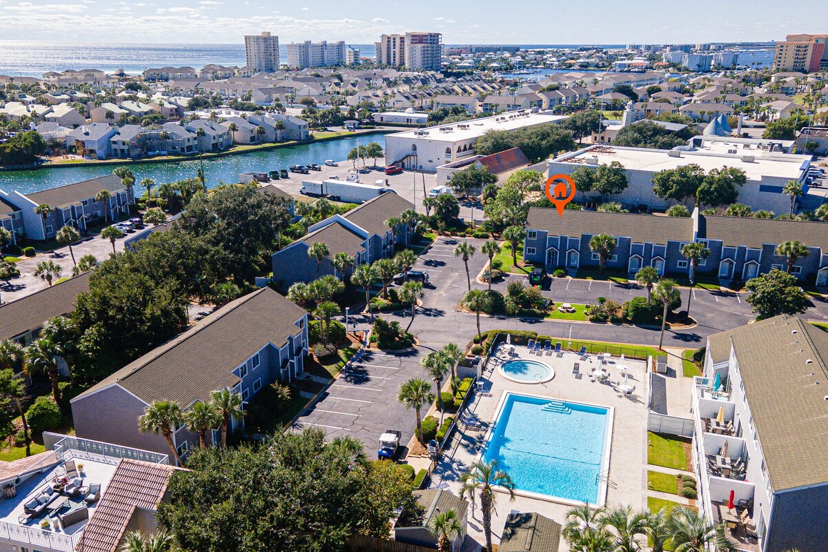 Photo 36 of Destin Townhome | Near Beach & Pool + Pet-friendly
