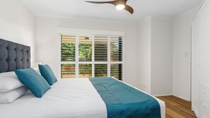 3 bedrooms, iron/ironing board, WiFi, bed sheets - Salty Kisses on Marine Parade (Kingscliff)