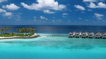 Nest Water Villa (minimum 2 adults) | Frigobar, cofres nos quartos, ferros/tábuas de passar roupa