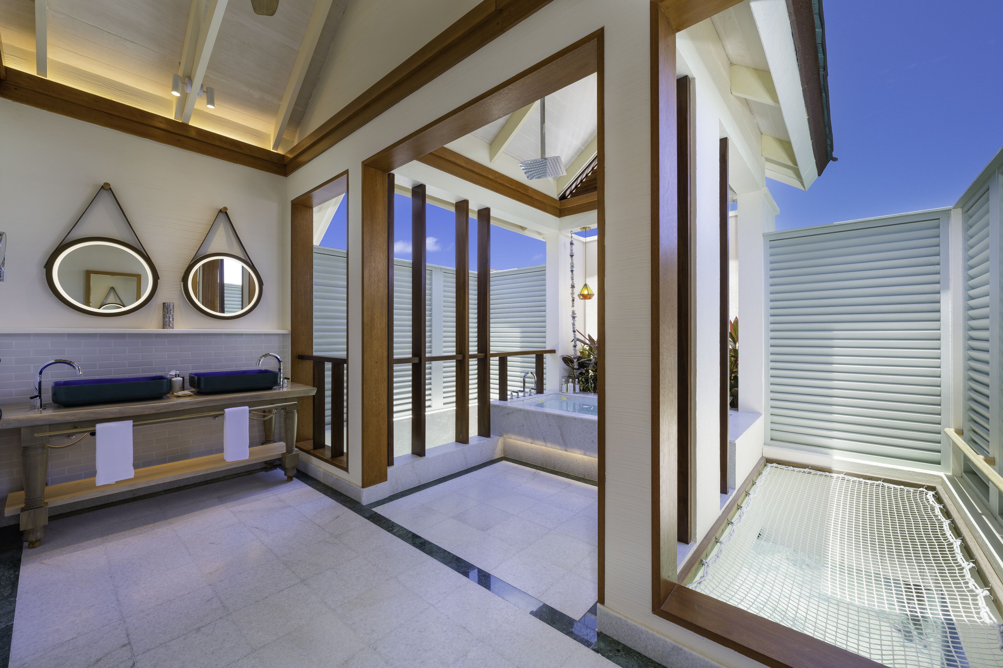 Artículos de tocador ecológicos, secador de pelo, batas, pantuflas