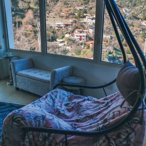 Τhe house on the cliff