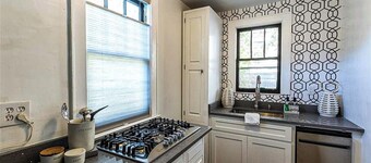 Charming, modern, 2nd floor home-away-from-home