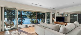 Lakeside Summary:<br>Thr