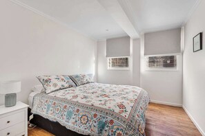3 bedrooms, iron/ironing board, WiFi, bed sheets - Lakeside at Kings Point (Kings Point)