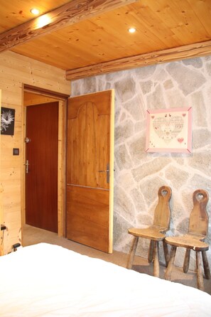 3 slaapkamers, een strijkplank/strijkijzer, wifi