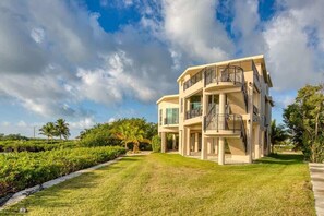 صورة غير مصنفة، 4 من 31، زرّ