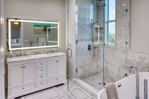 Unclassified image, 2 of 31, button