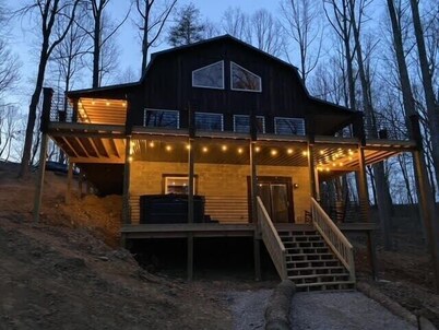 Last Minute and Early Bird Discount -20 Acres in Hocking Hills-Black Bear Cabin
