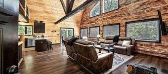 Last Minute&Early Bird Discounts! Beautiful Cabin on 20 Acres in Hocking Hills