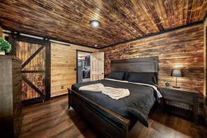 3 室のベッドルーム、WiFi (無料)、ベッドシーツ