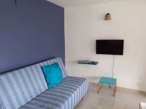 Smart TV - Azur apartment in a pleasant, quiet location in the south of France  (Rivière-Salée)