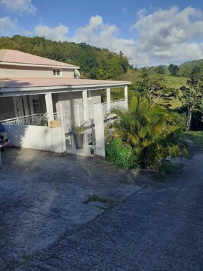 Exterior - Azur apartment in a pleasant, quiet location in the south of France  (Rivière-Salée)