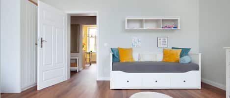 Apartamento superior | 2 dormitorios, tabla de planchar con plancha, wifi gratis y ropa de cama