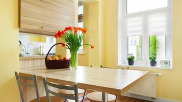 Superior-Apartment | Eigene Küche | Großer Kühlschrank, Ofen, Kochgeschirr/Geschirr/Besteck, Gefrierschrank
