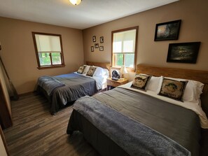 3 Schlafzimmer, Schreibtisch, Bügeleisen/Bügelbrett, kostenloses WLAN